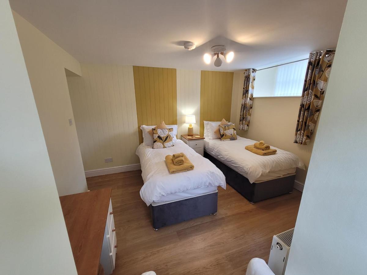Llys Bach Apartment At Llys Aeron 阿博伦 外观 照片